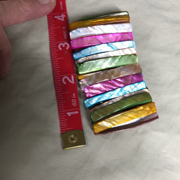 Multicolored shell elastic bracelet - Picture 2 of 4